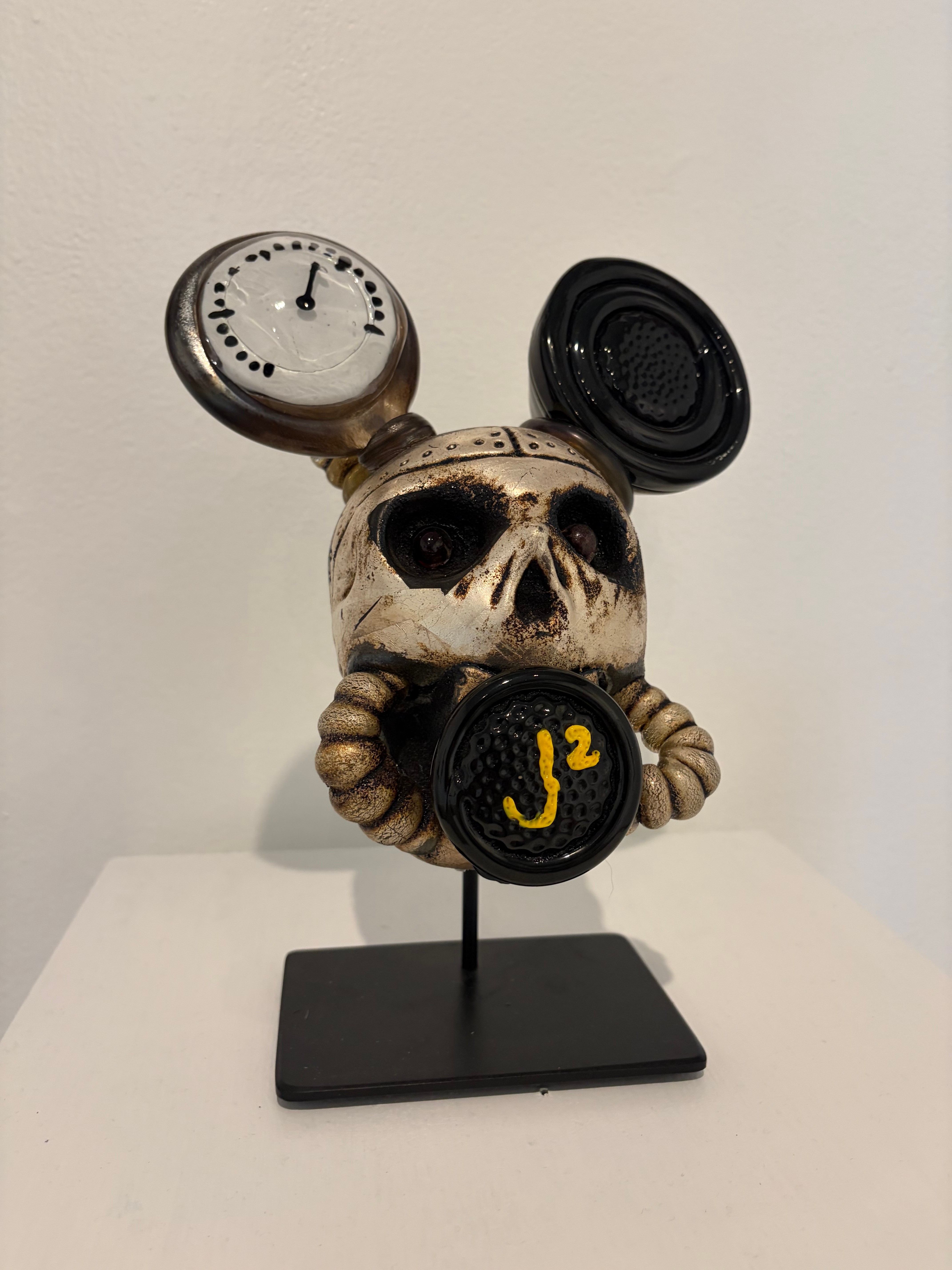 J2 Skull
